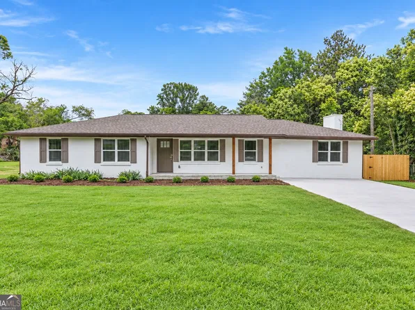 66 Young Ave, Newnan, GA 30263