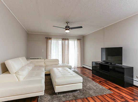 5th image of 7930 Woodglen Ln APT 106