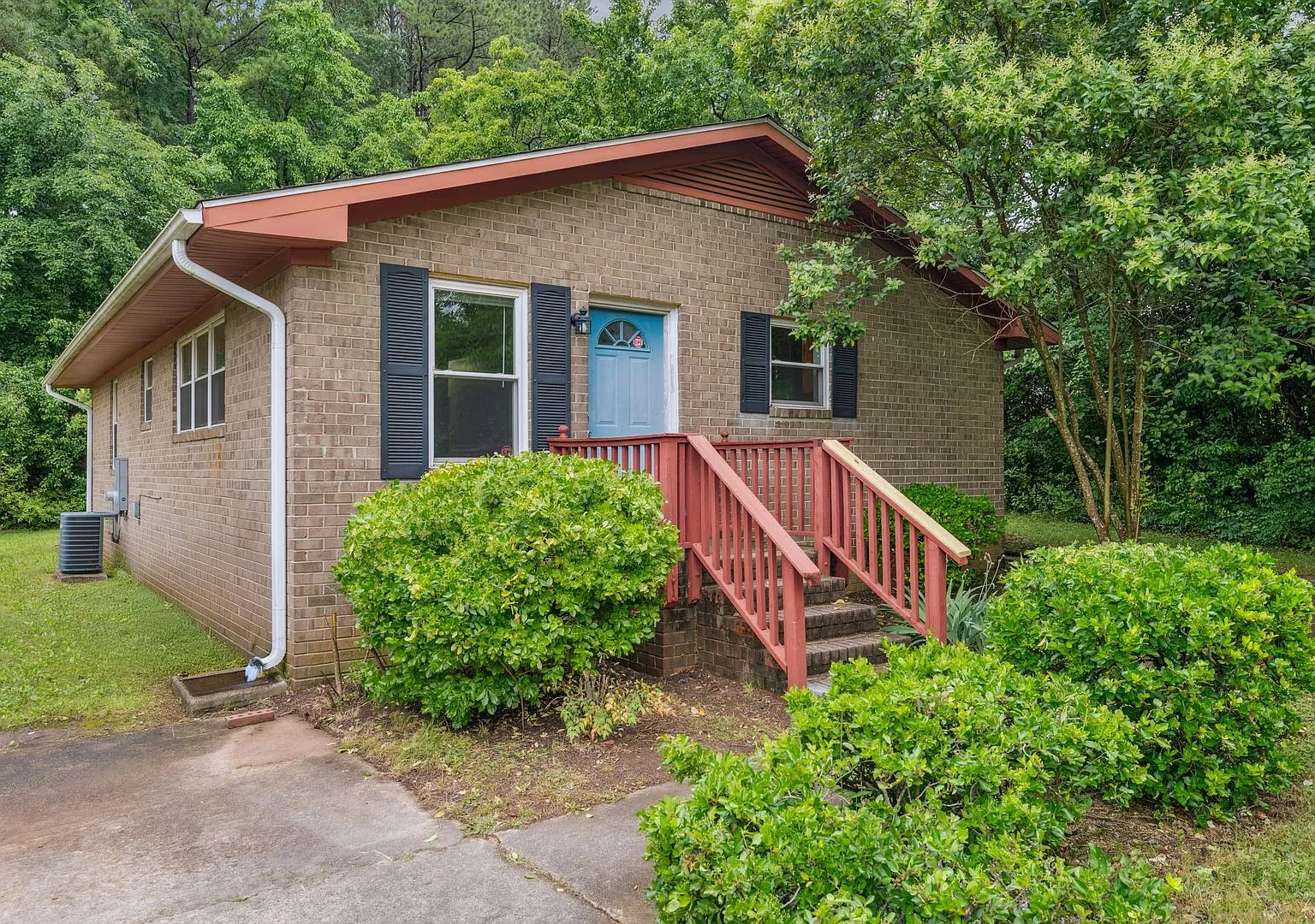 Charming 3BR/2BA Home Near Downtown Durham! — Photo 2