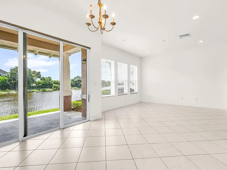 669 Pacific Grove Dr #2 — Photo 10