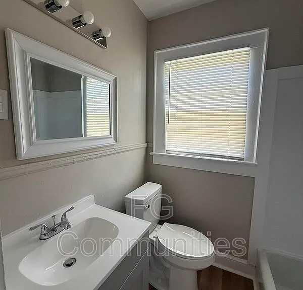 212 Main Ave E — Photo 8