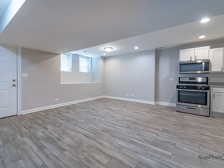 1620 W Warren Blvd #GF — Photo 6