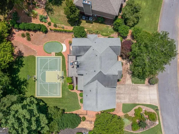 1060 Fairway Valley Dr, Woodstock, GA 30189