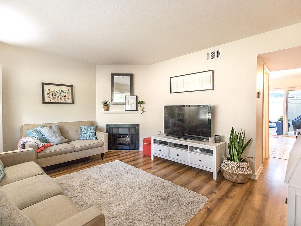 1st image of 2577 La Paloma Cir