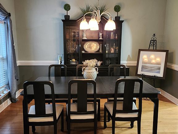 4th image of 3436 Gardenview Way