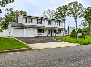 7 Parkridge Cir, Port Jefferson Station, NY 11776