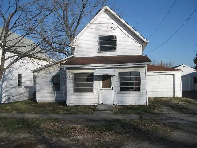 68 Pleasant St photo 1