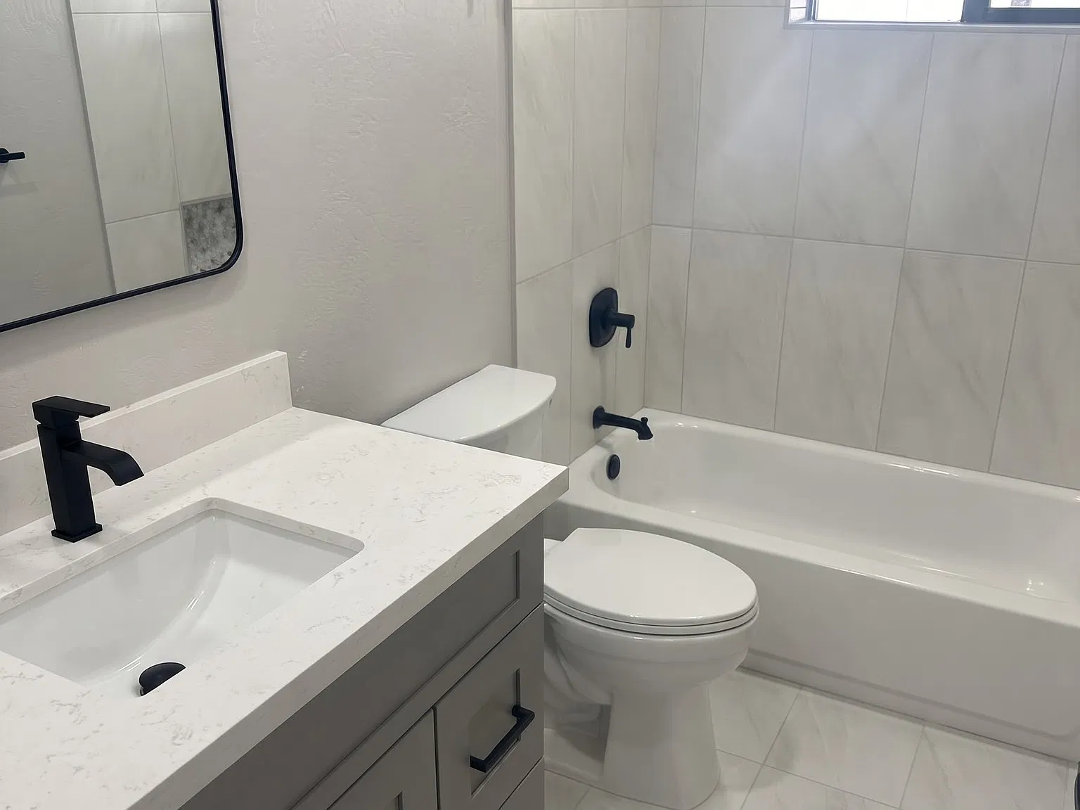3 bed, 1991 sqft, $3,500 — Photo 3