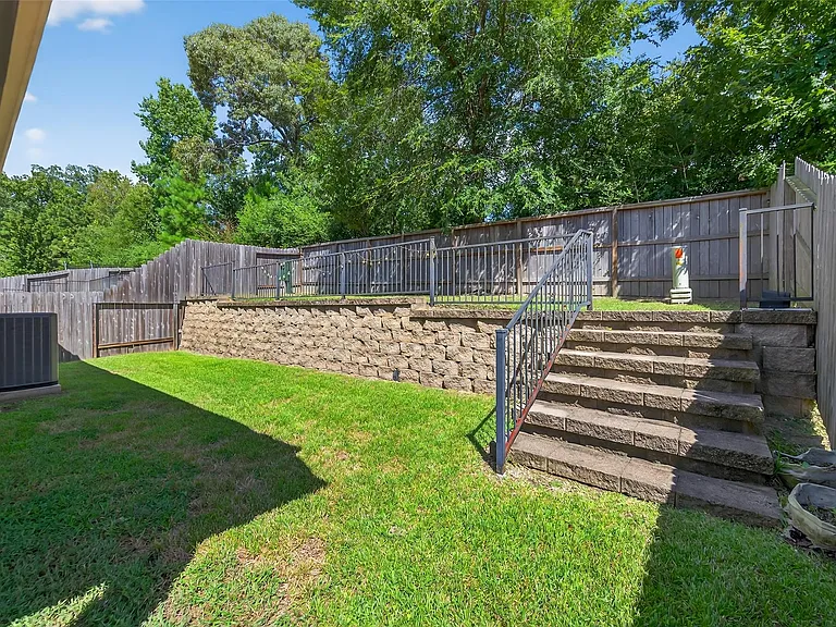 146 Kinnerly Peak Pl — Photo 34