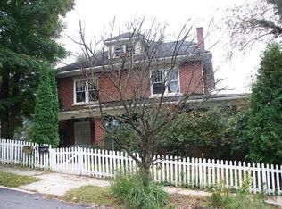 2012 Dearborn Ave, Bluefield, WV 24701