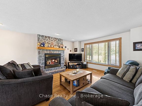 5th image of 54 Edward St
