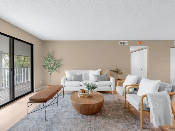 921 S Walden Street #205, Aurora, CO 80017