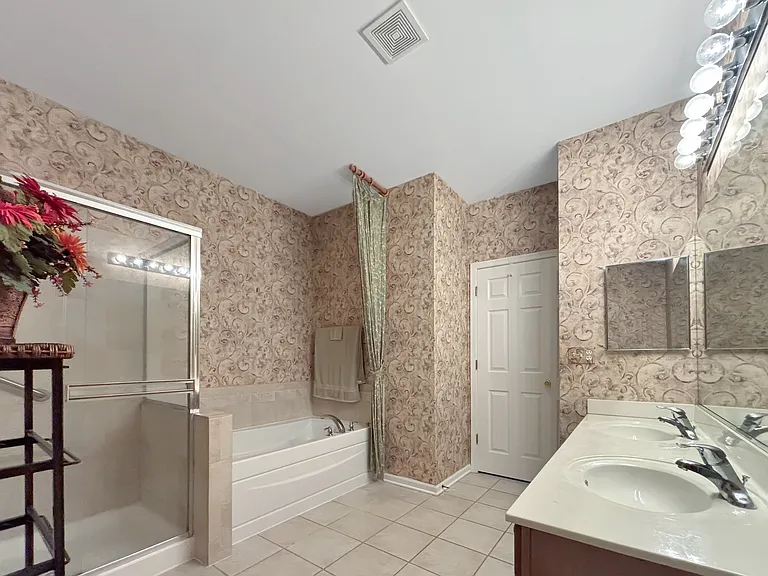 2948 Concord Ln #1 — Photo 9