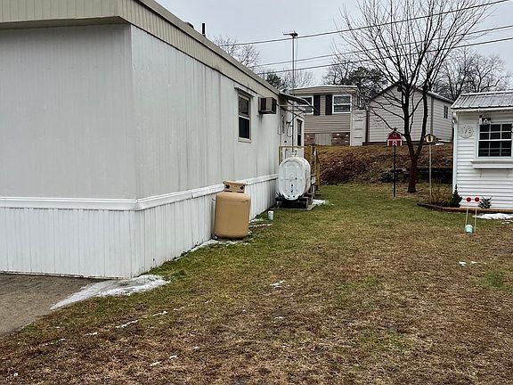 2nd image of 32 Mockingbird Dr