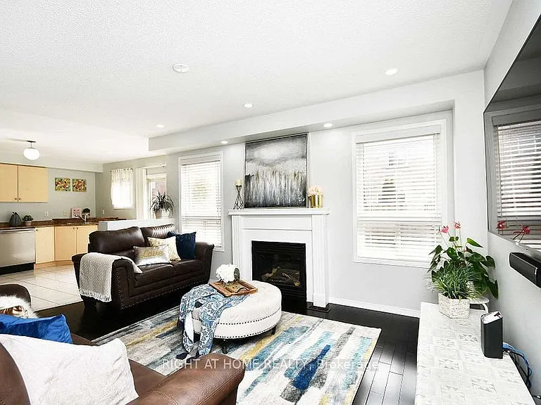 33 Schooner Dr #UPPER — Photo 10