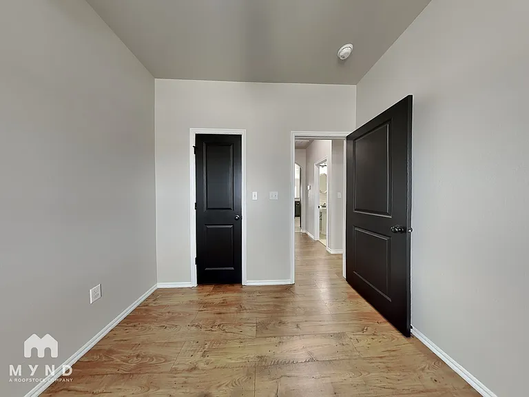 1101 Midway Rd — Photo 12