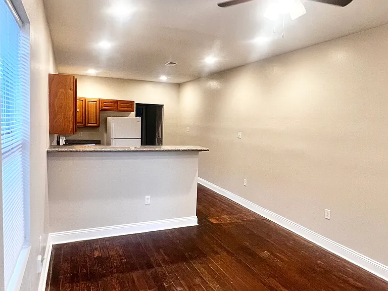 2483 Verbena St — Photo 6