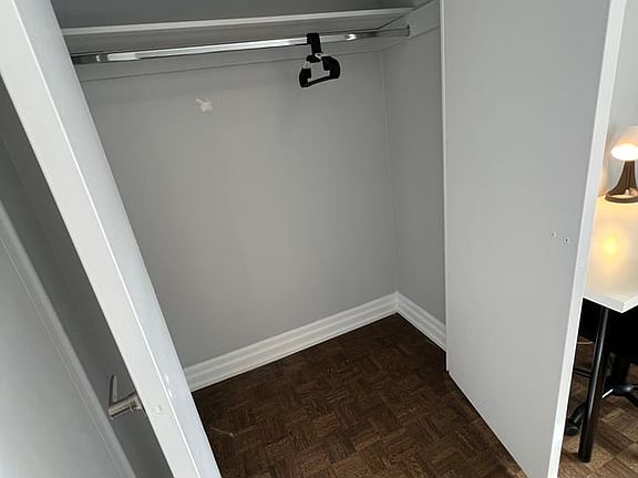 4th image of 400 Walmer Rd #2524A