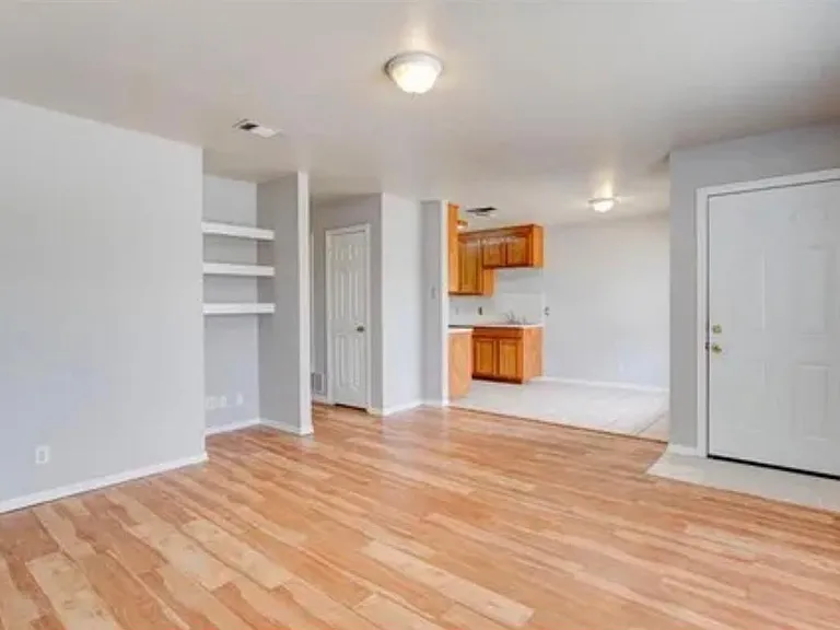 609 Race St #A — Photo 3