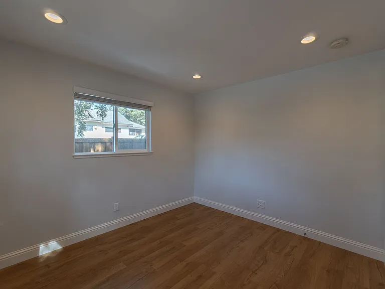 1313 Lawton Ave #A — Photo 23