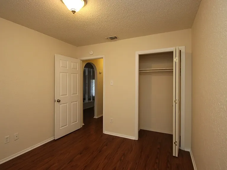 7017 Crosswood Dr — Photo 17