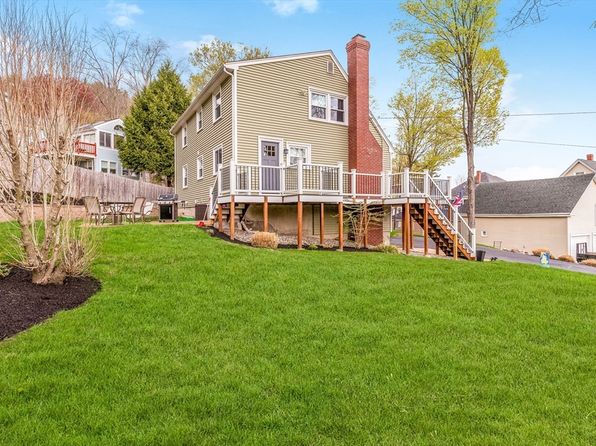 8 Wellings St, Haverhill, MA 01830