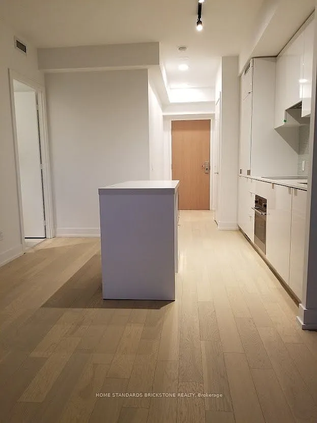 YC condo — Photo 3