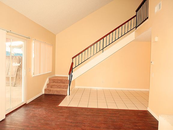 4th image of 3660 Raven Dr