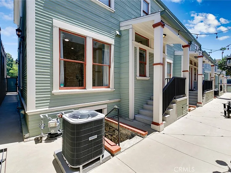 221 N Raymond Ave #8 — Photo 19