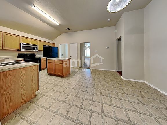 4th image of 721 Nancy Dr