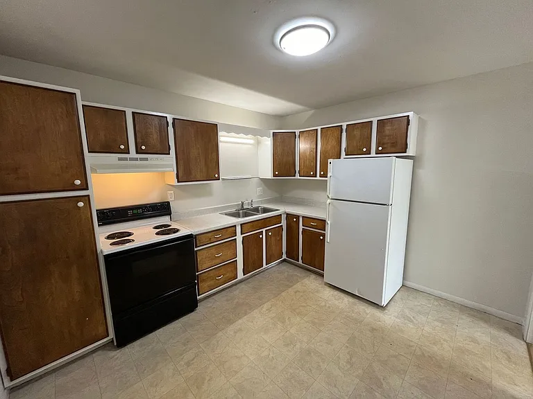 203 E Front St — Photo 1