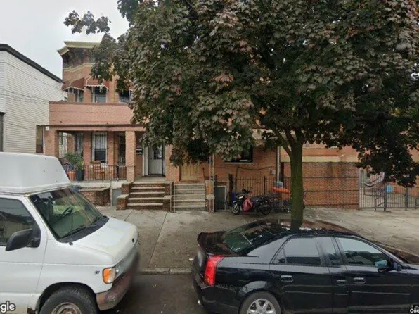 32-49 100 St, East Elmhurst, NY 11369