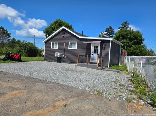 380 Latimore Lake Rd, Saint John, NB E2N 1X3
