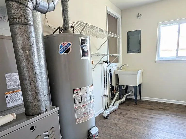 2824 Moreland Rd — Photo 16