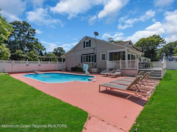 471 W Park Ave #A, Oakhurst, NJ 07755