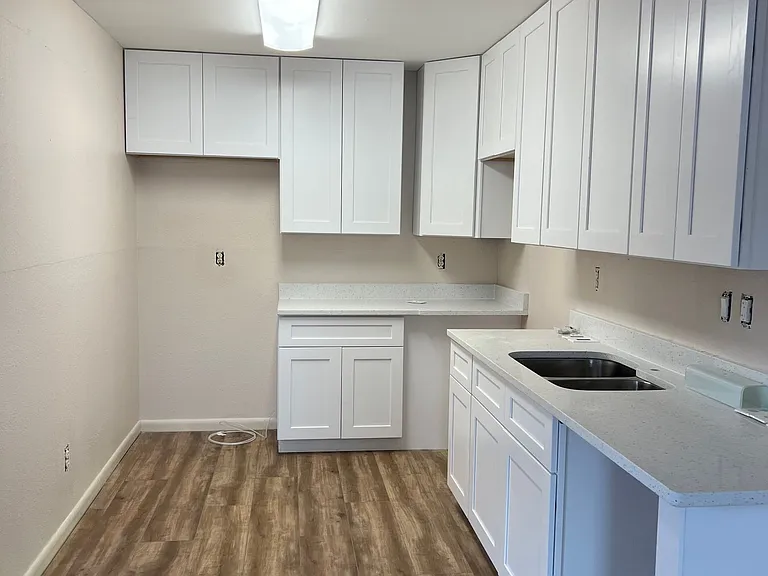 1412 SE 8th Ter — Photo 16