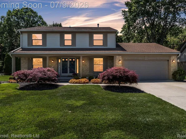 20155 Wayne Rd, Livonia, MI 48152