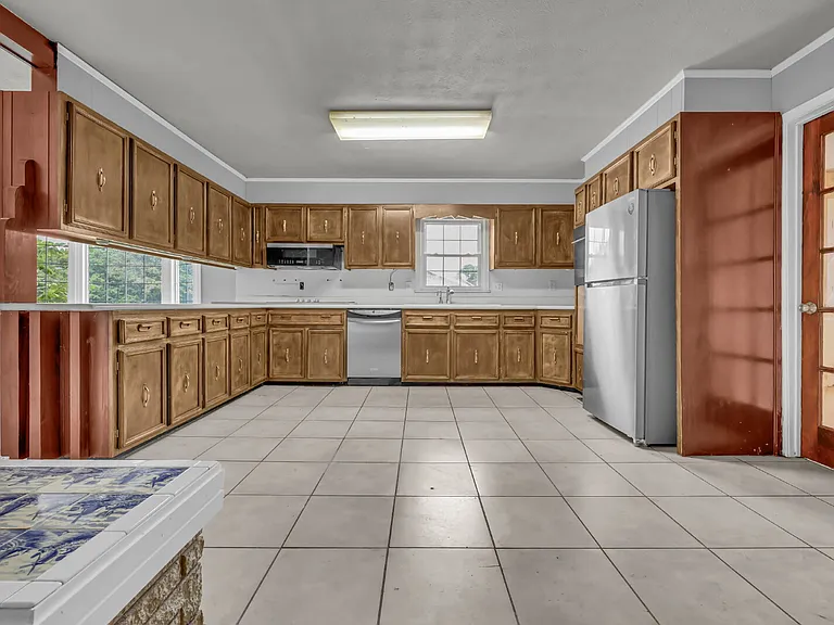 359 Meadow Ln — Photo 21