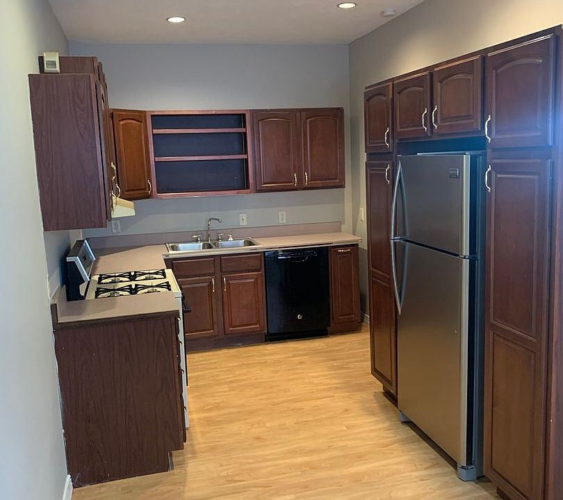 1st image of 819 Allen Ave #C
