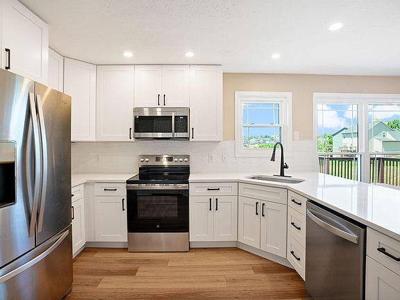 4th image of 836 Aster Ct