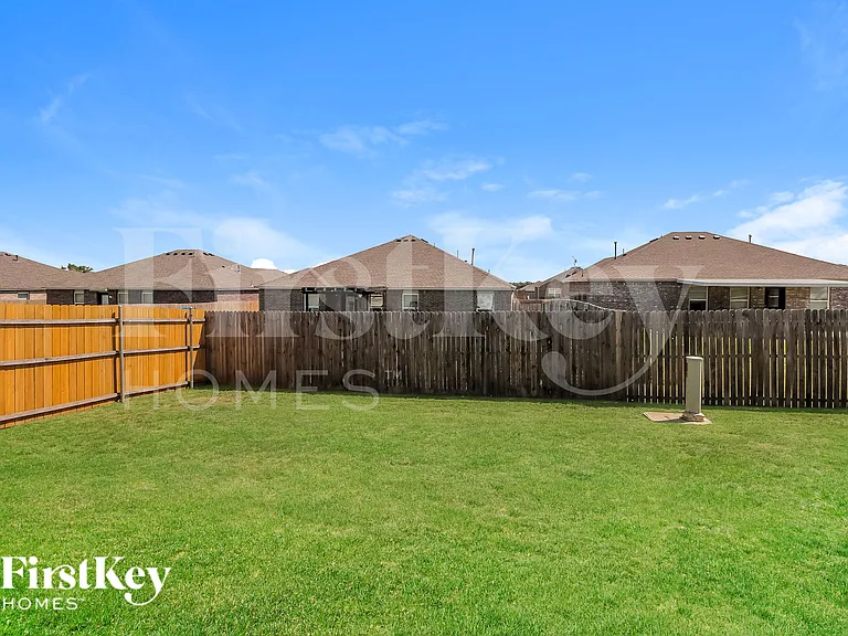 232 Klare Ct — Photo 15