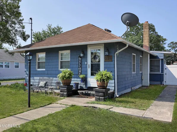 226 Forepeak Avenue, Beachwood, NJ 08722