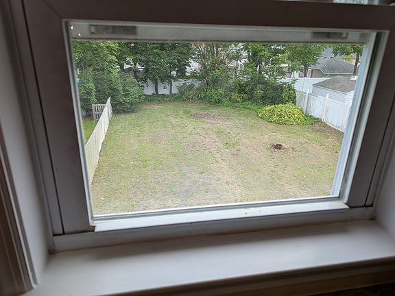 5th image of 306 Cedar St #B