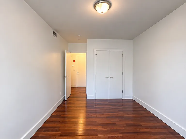 650 Kosciuszko St #3B — Photo 9