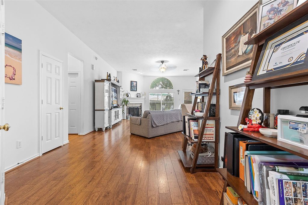 Apartment in Spring, Harris - View 4