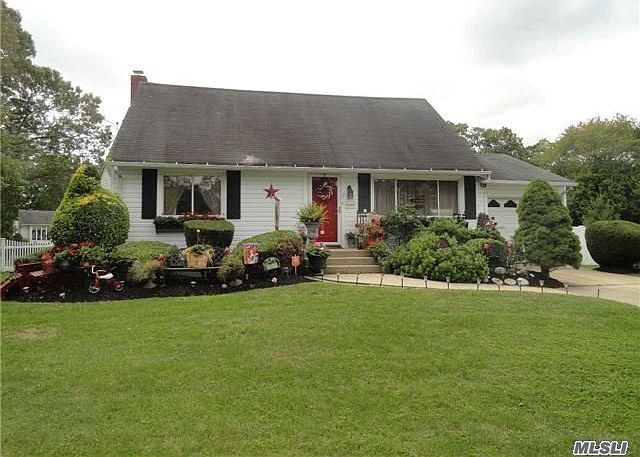 1st image of 2 Emerson Ave