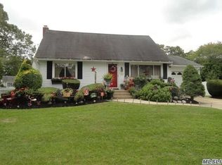 2 Emerson Ave, North Babylon, NY 11703