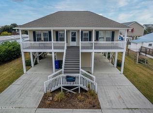 2009 2nd St, Surf City, NC 28445
