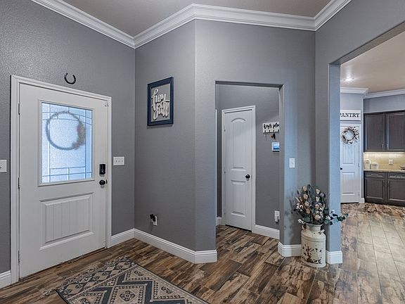 4th image of 9904 Sagebrush Ave