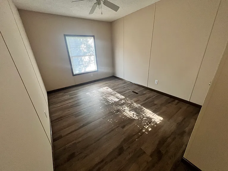 237 Hudson Rd — Photo 8